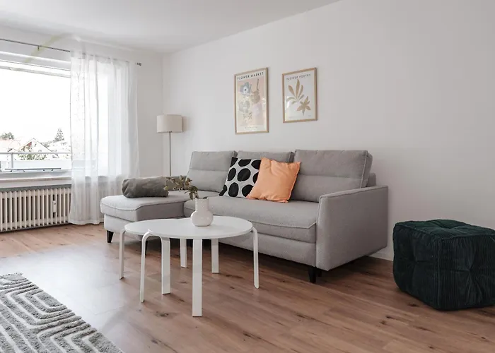 Mit Kueche & Balkon In - Skyrise
